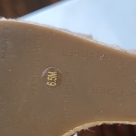Marc Fisher Peep-Toe Wedge Sandals with cutout detail size 6.5 - Picture 10 of 13
